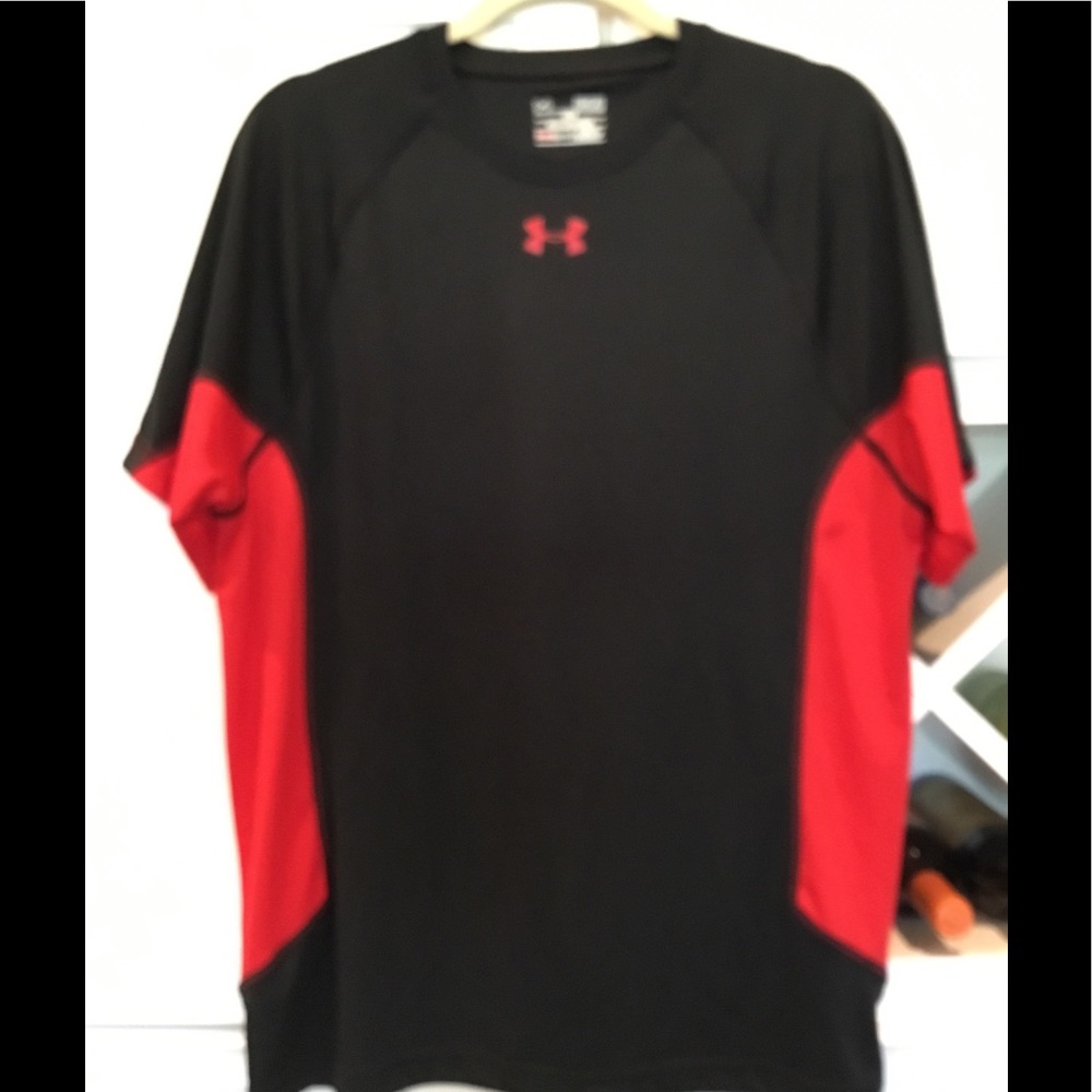 Men’s Under Armour Heat Gear Shirt. Size M.